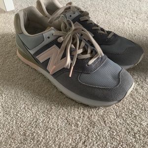New balance tennis shoes, size 9.5 men’s